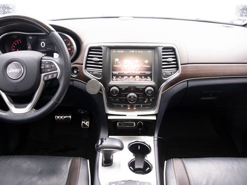 Used 2014 Jeep Grand Cherokee Overland w/ Mopar Chrome Edition Group image 22