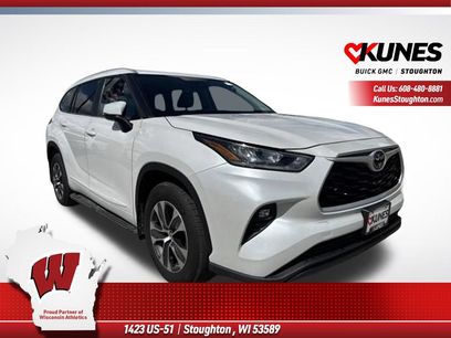 Used 2024 Toyota Highlander LE