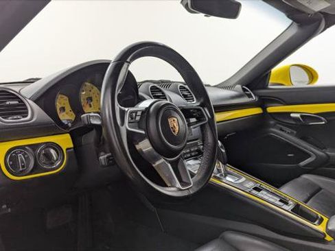 Used 2018 Porsche 718 Boxster RWD image 18