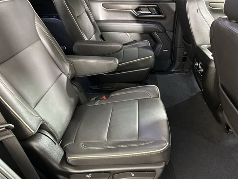 Used 2025 GMC Yukon Elevation AWD/4WD image 24