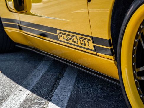 Used 2006 Ford GT image 91