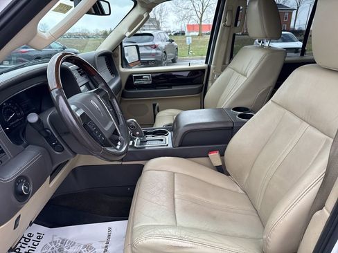 Used 2016 Lincoln Navigator Reserve image 25