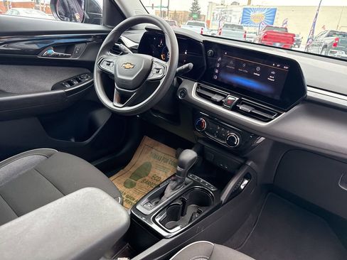 Used 2024 Chevrolet TrailBlazer LT image 36