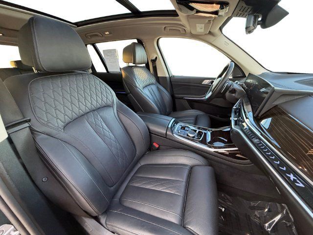 Used 2026 BMW X7 xDrive40i AWD/4WD image 16