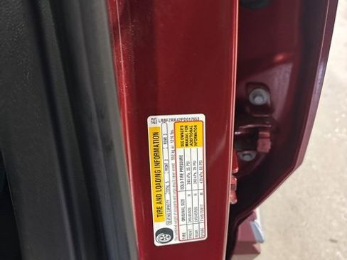 Used 2023 Buick Envision Avenir image 30