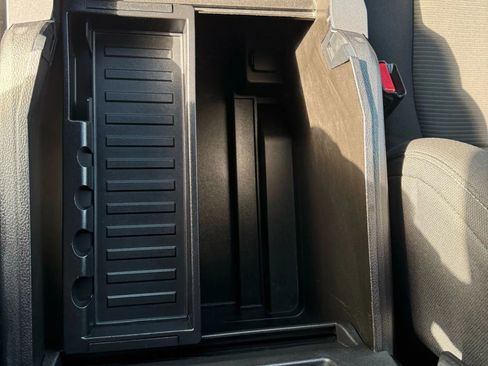 Used 2015 Ford F150 XLT w/ Equipment Group 302A Luxury image 40