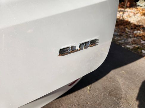 Used 2023 Honda Odyssey Elite image 25