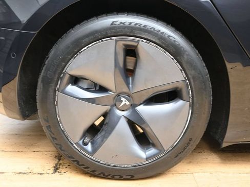 Used 2018 Tesla Model 3 Long Range RWD image 41