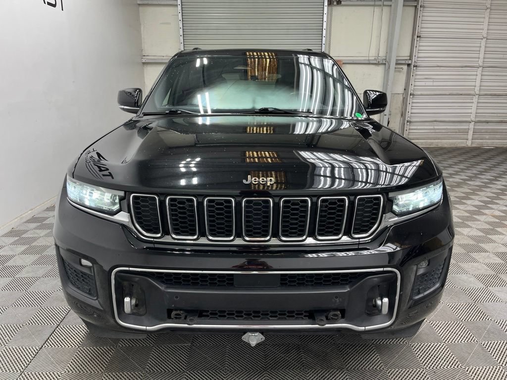 Used 2022 Jeep Grand Cherokee Overland w/ Luxury Tech Group IV AWD/4WD image 9