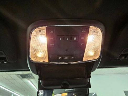 Used 2018 Jeep Grand Cherokee Overland image 25