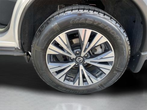 Used 2021 Nissan Rogue SV image 12