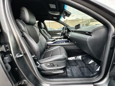 Used 2023 Genesis GV70 2.5T w/ Sport Prestige Package AWD/4WD image 29