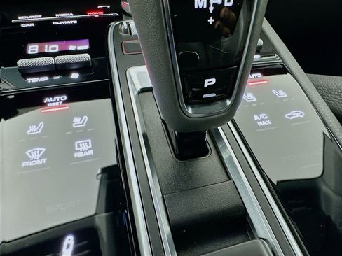 Certified 2023 Porsche Cayenne S Platinum image 23