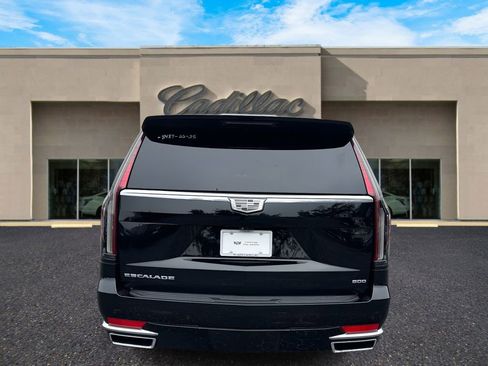 Certified 2022 Cadillac Escalade Premium Luxury Platinum w/ LPO, Radiant Package image 4