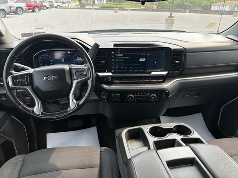 Used 2022 Chevrolet Silverado 1500 RST AWD/4WD image 6
