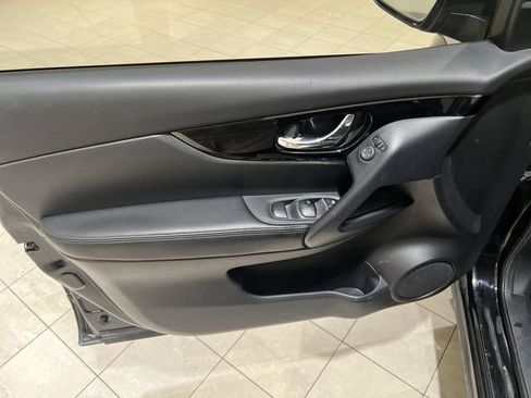 Used 2021 Nissan Rogue Sport S FWD image 19