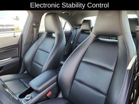 Used 2018 Mercedes-Benz CLA 250 image 19