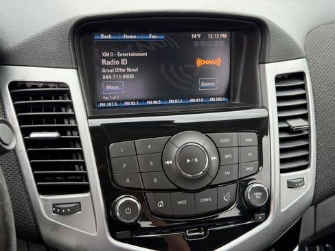 Used 2014 Chevrolet Cruze LT image 24