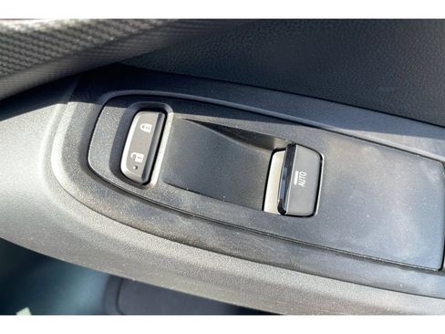 Certified 2026 Subaru Crosstrek 2.5i Premium AWD/4WD image 22
