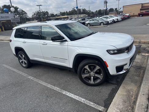 Used 2023 Jeep Grand Cherokee L Limited image 8