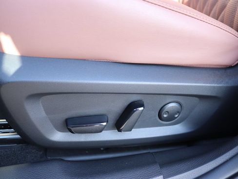 Used 2025 Mitsubishi Outlander SEL FWD image 12