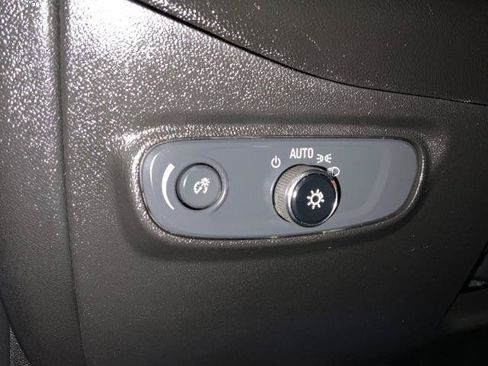 Used 2020 Chevrolet Equinox LT AWD/4WD image 26
