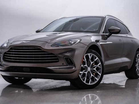 Used 2023 Aston Martin DBX image 1