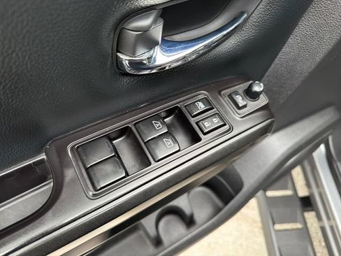Used 2020 Nissan Titan PRO-4X w/ Pro-4x Convenience Package AWD/4WD image 18