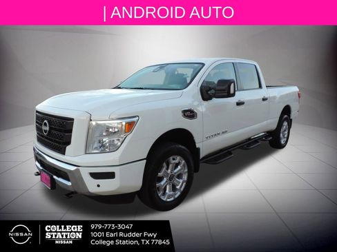 Certified 2024 Nissan Titan SV w/ SV Convenience Package image 8