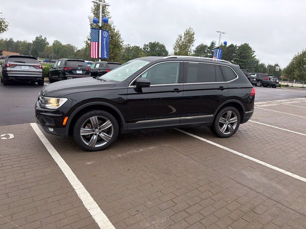 Used 2021 Volkswagen Tiguan SEL AWD/4WD image 22