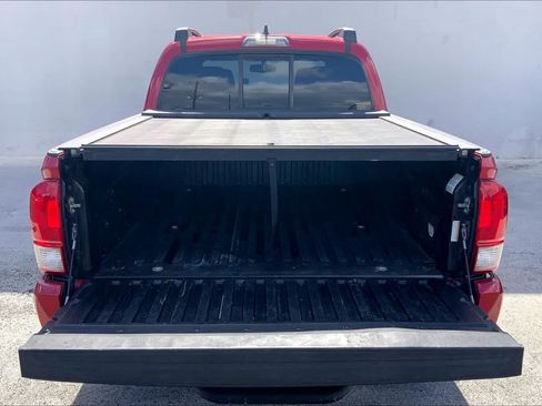 Used 2016 Toyota Tacoma SR AWD/4WD image 18