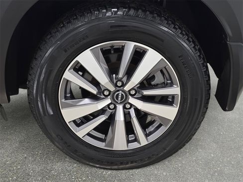 Used 2022 Nissan Pathfinder SL image 32