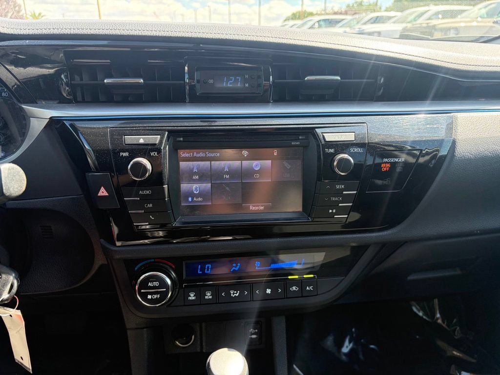 Used 2015 Toyota Corolla S FWD image 17