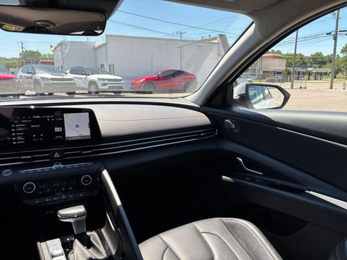Used 2025 Hyundai Elantra Limited FWD image 37