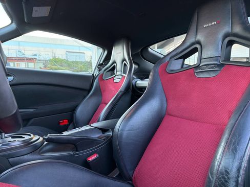 Used 2017 Nissan 370Z NISMO image 23