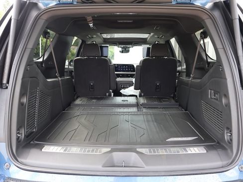 New 2026 Chevrolet Suburban High Country AWD/4WD image 38