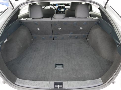 Used 2017 Toyota Prius Two image 18