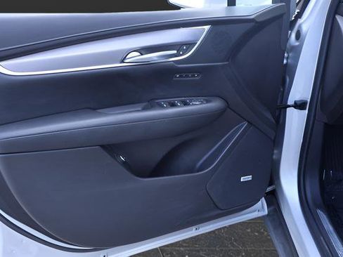 Used 2018 Cadillac XT5 Premium Luxury FWD image 12