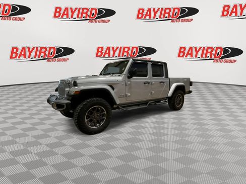 Used 2022 Jeep Gladiator Overland w/ Cold Weather Group AWD/4WD image 4