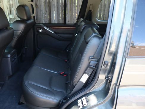 Used 2008 Nissan Pathfinder LE w/ Navigation Pkg AWD/4WD image 20