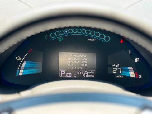 Used 2015 Nissan Leaf SV FWD image 29