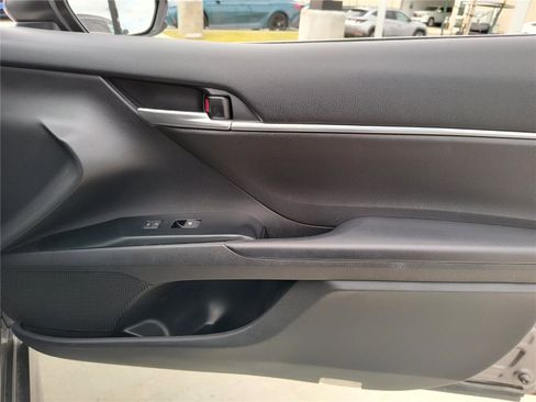 Used 2019 Toyota Camry SE image 21