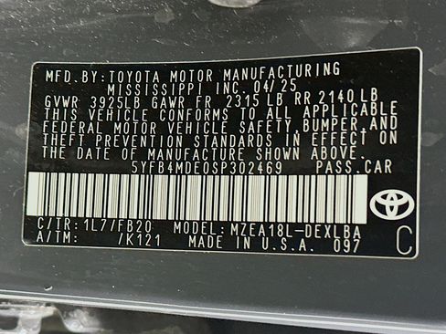 Used 2025 Toyota Corolla LE image 12