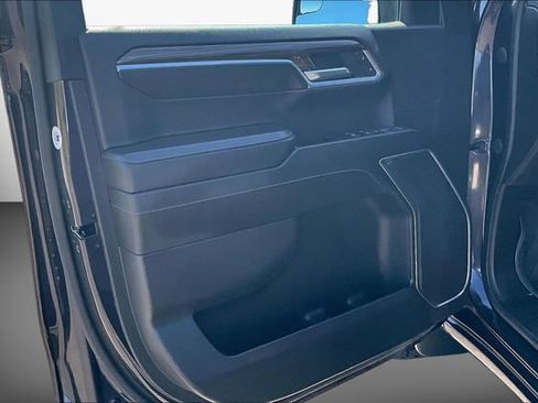 Used 2023 Chevrolet Silverado 1500 LT AWD/4WD image 16