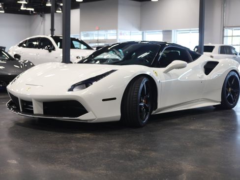 Used 2016 Ferrari 488 GTB RWD image 3