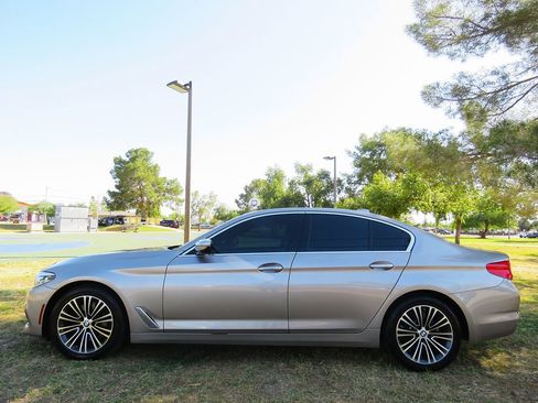 Used 2018 BMW 530i RWD image 3