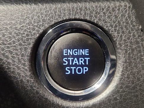 Used 2022 Toyota Camry SE w/ Convenience Package FWD image 16