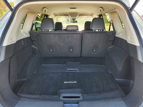 Used 2025 Nissan Rogue SL image 17