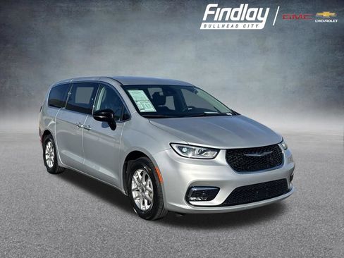 Used 2024 Chrysler Pacifica Touring-L FWD image 1
