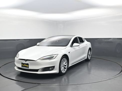 Used 2020 Tesla Model S Long Range Plus AWD/4WD image 38
